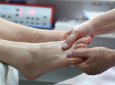 14-летнюю школьницу парализовало от шеи и ниже после гриппа