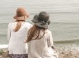 Женщины в Китае предлагают услуги живого общения за деньги