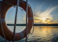 Троих человек на надувной лодке унесло в открытое море в Мангистау (ВИДЕО)