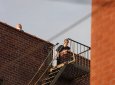 Мужчина зарезал возлюбленную в квартире, а затем прыгнул с крыши семиэтажки в Нью-Йорке