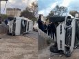 Машина перевернулась на узкой дороге у детсада в Актау (ВИДЕО)