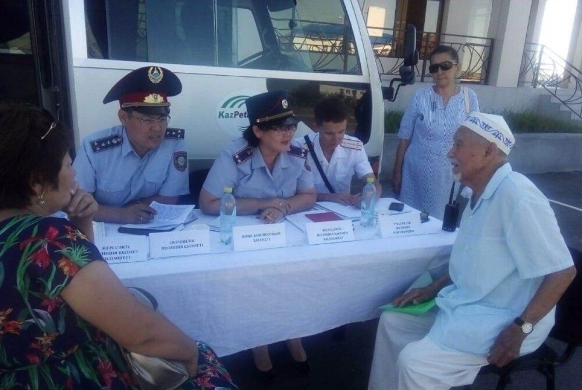 823 граждан посетили «Приемную на дороге»