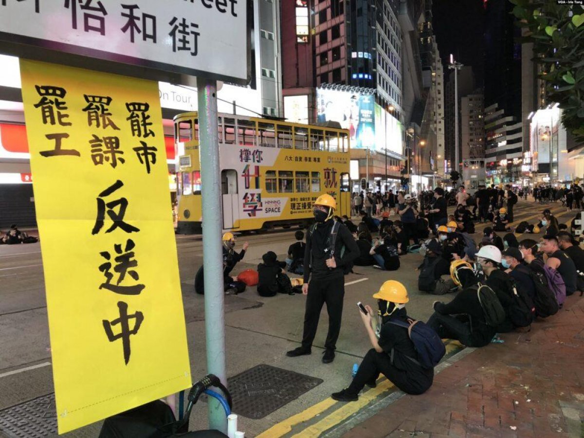 Протесты в Гонконге: Казахстанским студентам настоятельно рекомендуют вернуться домой