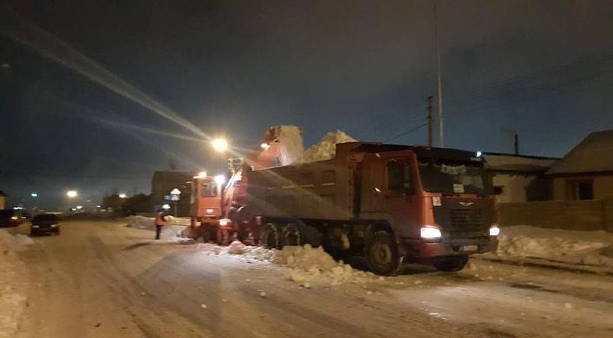 За минувшую ночь из Нур-Султана вывезли 20 тысяч кубометров снега