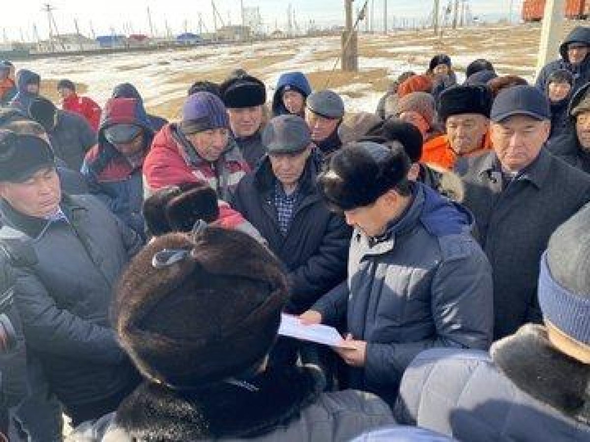 Nur Otan взял на контроль строительство пешеходного моста в поселке Доссор