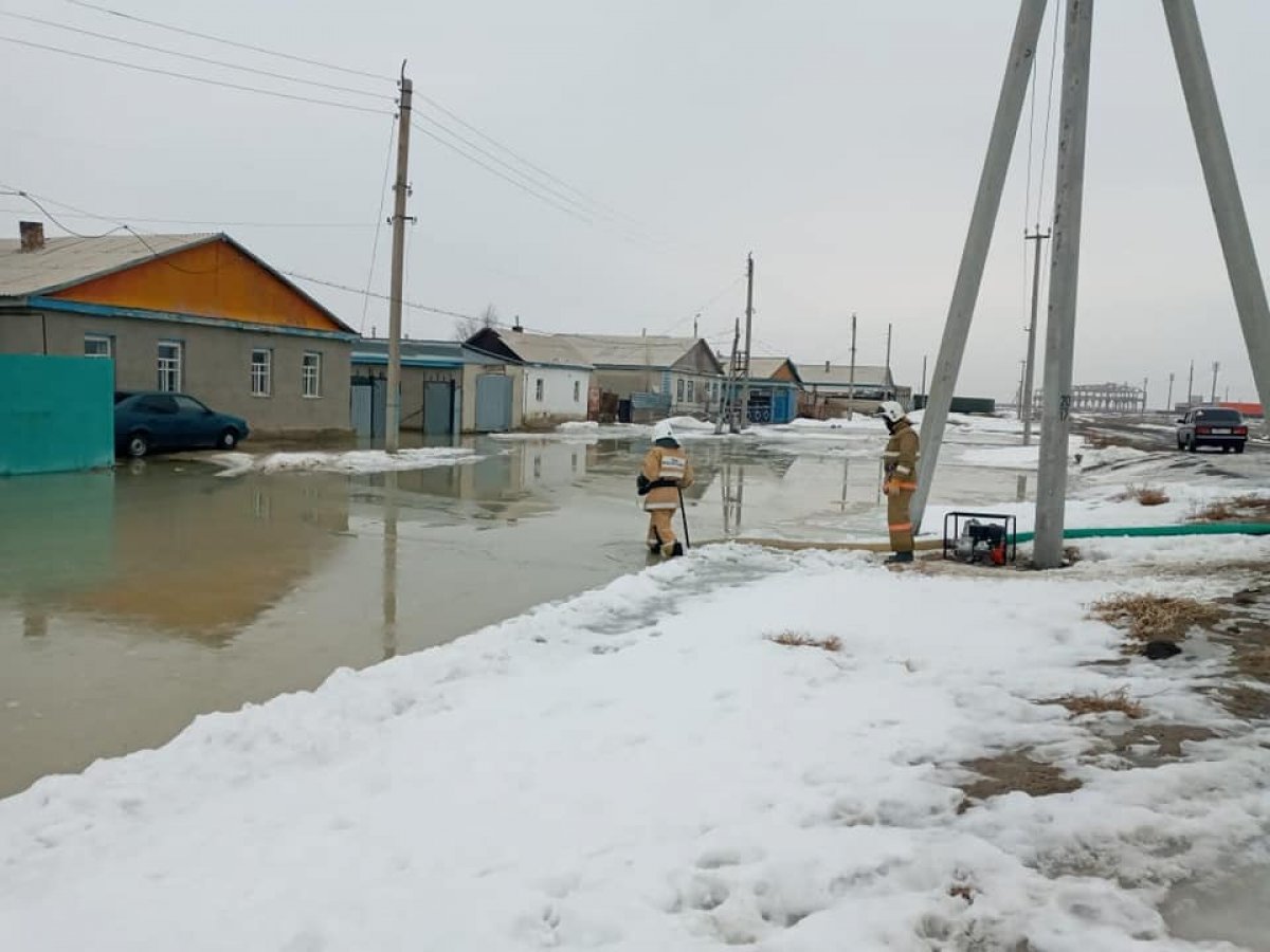 В Аральске затопило жилые дома