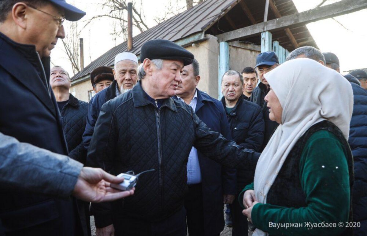 Сапарбаев посетил семьи погибших в Кордайском районе