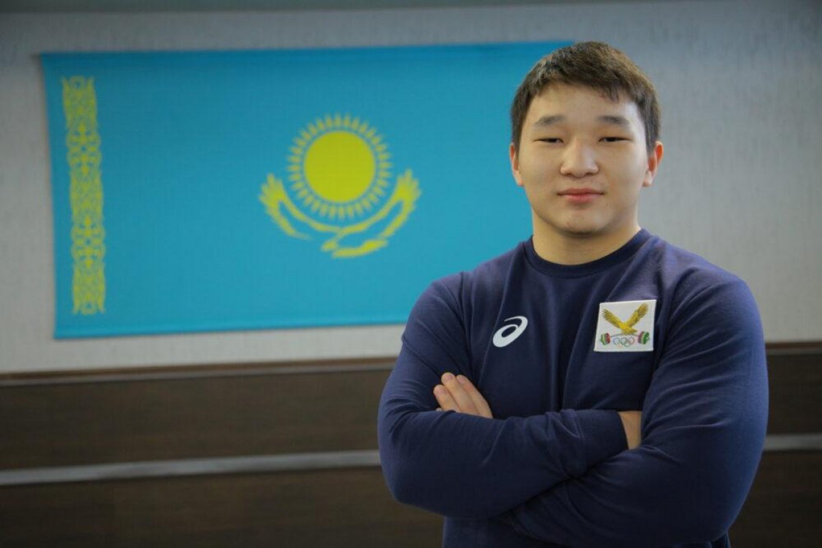16-летний казахстанский штангист установил мировой рекорд