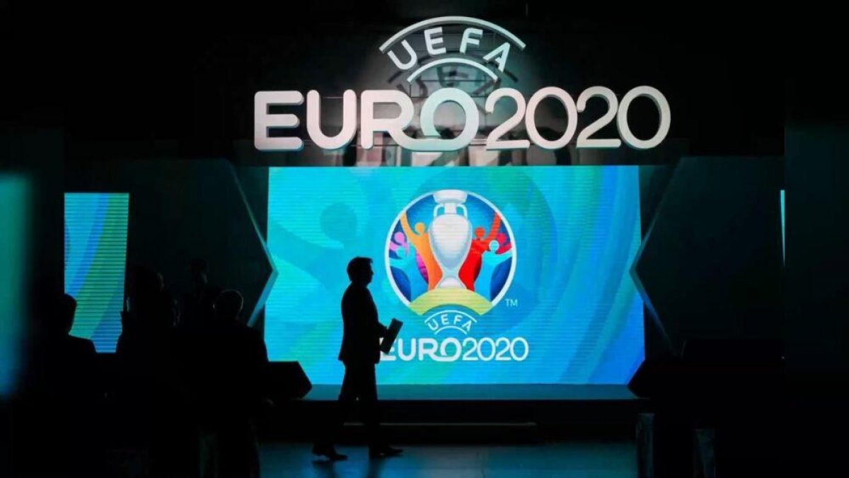 Чемпионат Европы по футболу предложили перенести в Россию