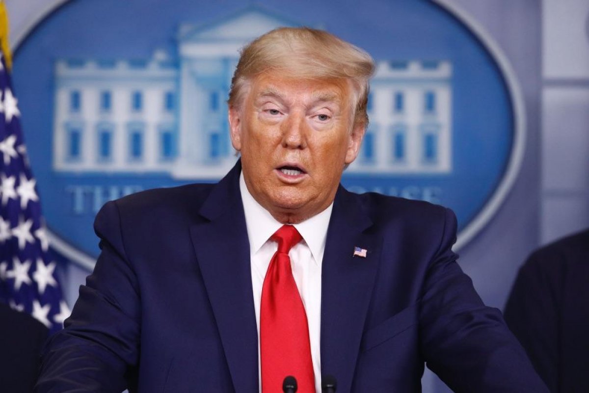 Трамп сообщил о прогнозе пика смертности от коронавируса в США