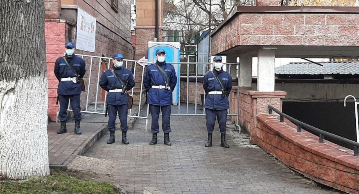 В Алматы сняли карантин с 14 очагов заражения коронавирусом