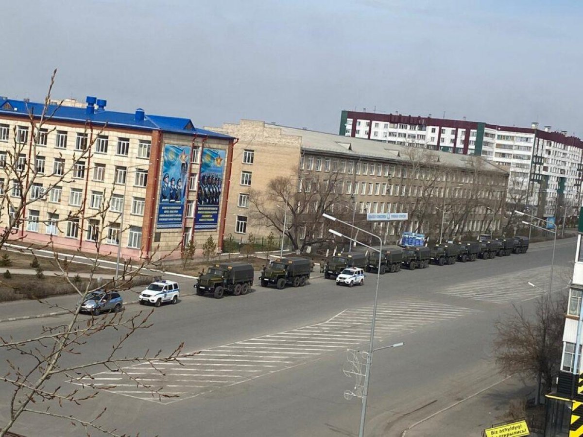 Колонна машин для перевозки военнослужащих напугала петропавловцев