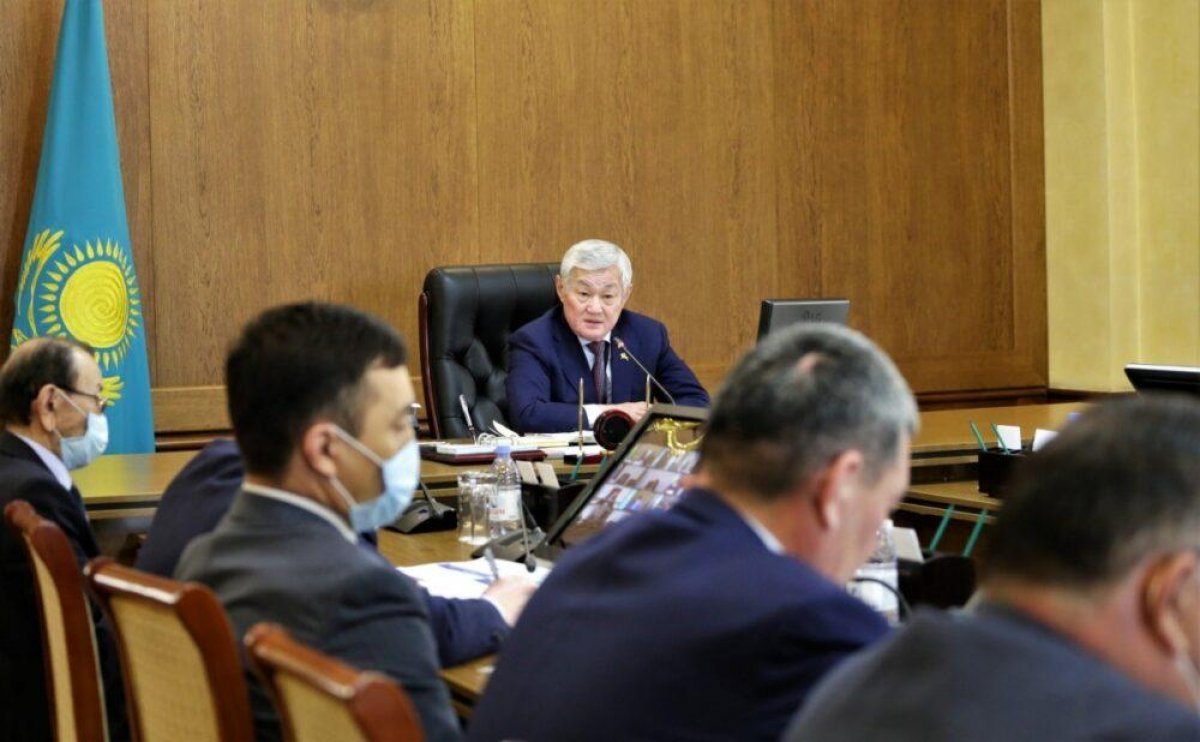Сапарбаев раскритиковал поверхностный контроль на блокпостах в Жамбылской области