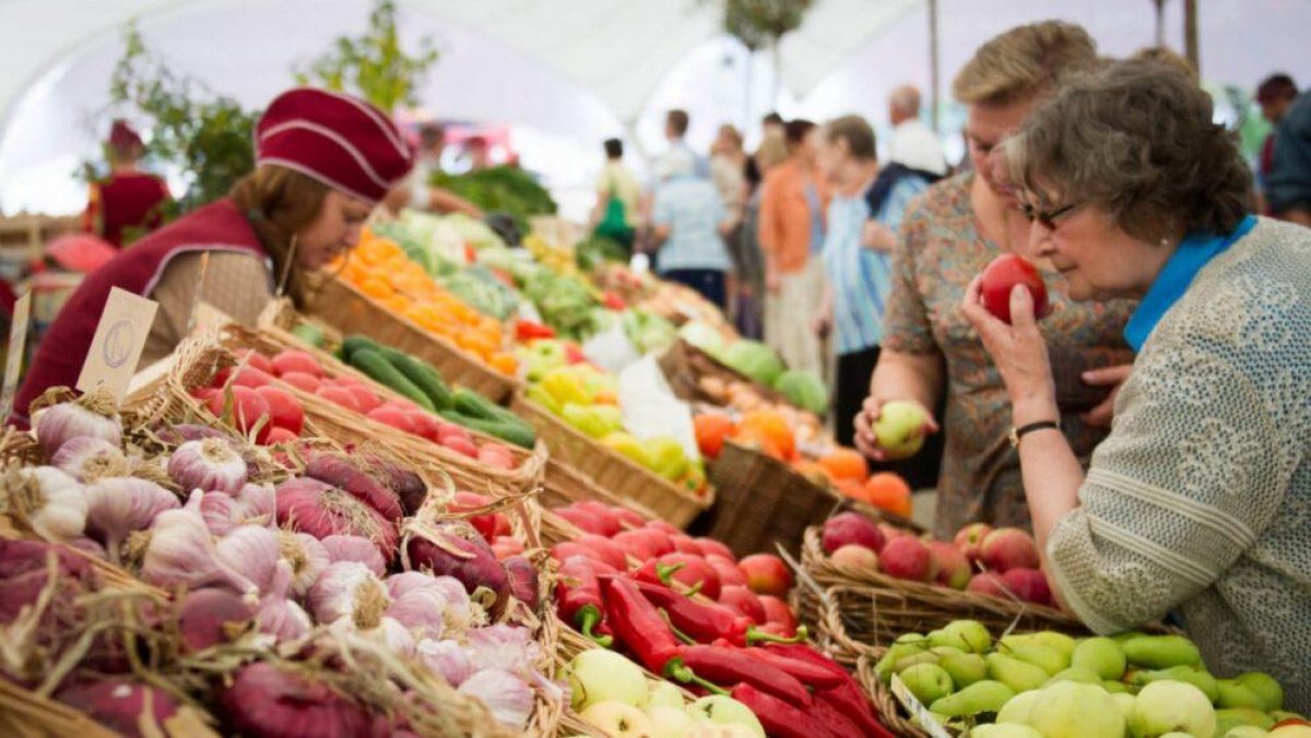 В Атырау приостановят работу продуктовых рынков