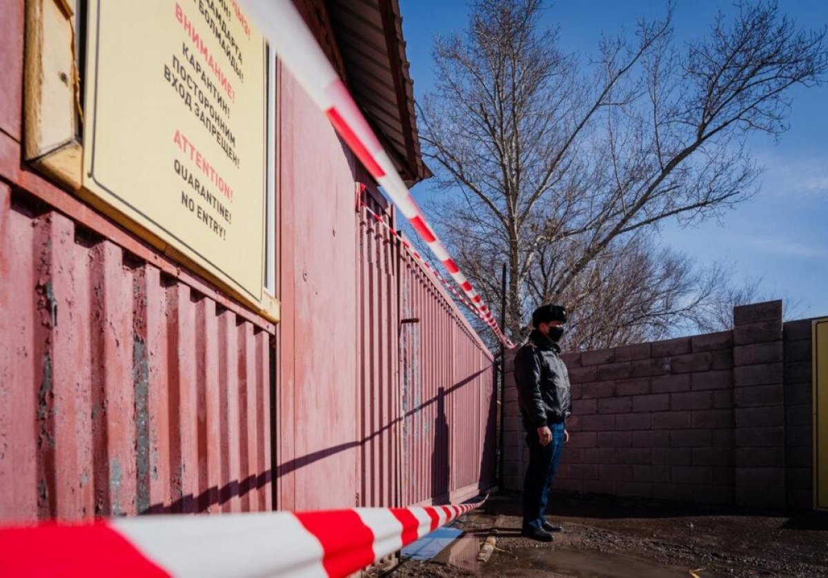 Два подъезда в разных ЖК закрыли на карантин в Нур-Султане