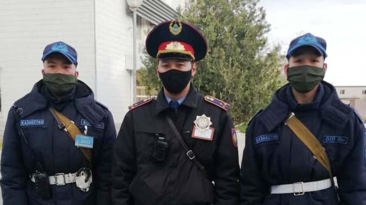 Житель Актау открыл огонь из пистолета на улице 