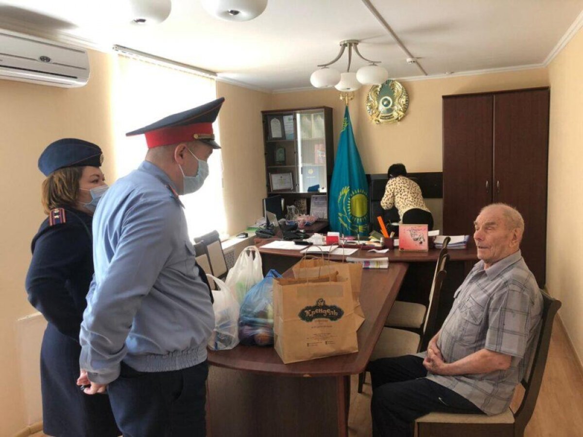 В Павлодаре 90-летнего труженика тыла освободили по УДО в честь Дня Победы