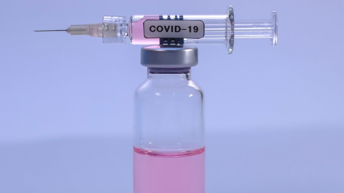 Ученые создали вакцину, нейтрализующую коронавирус