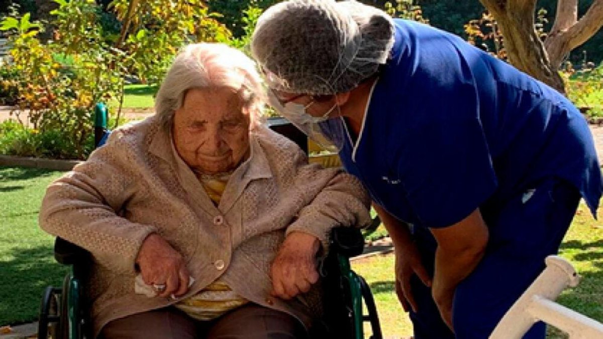 111-летняя женщина победила коронавирус. Это новый рекорд