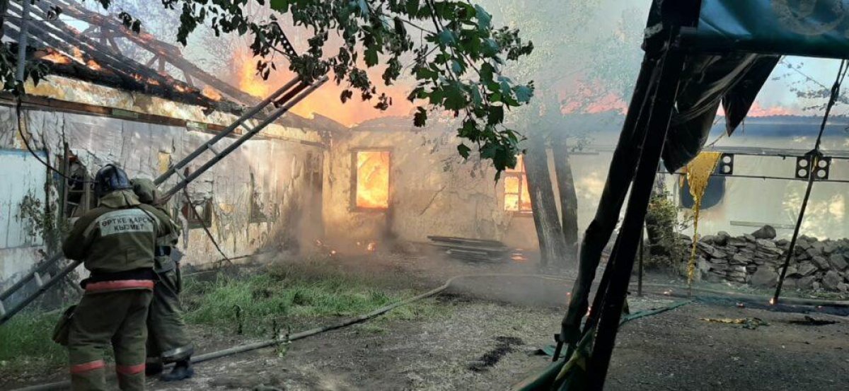 В Карагандинской области едва не сгорел популярный парк-отель