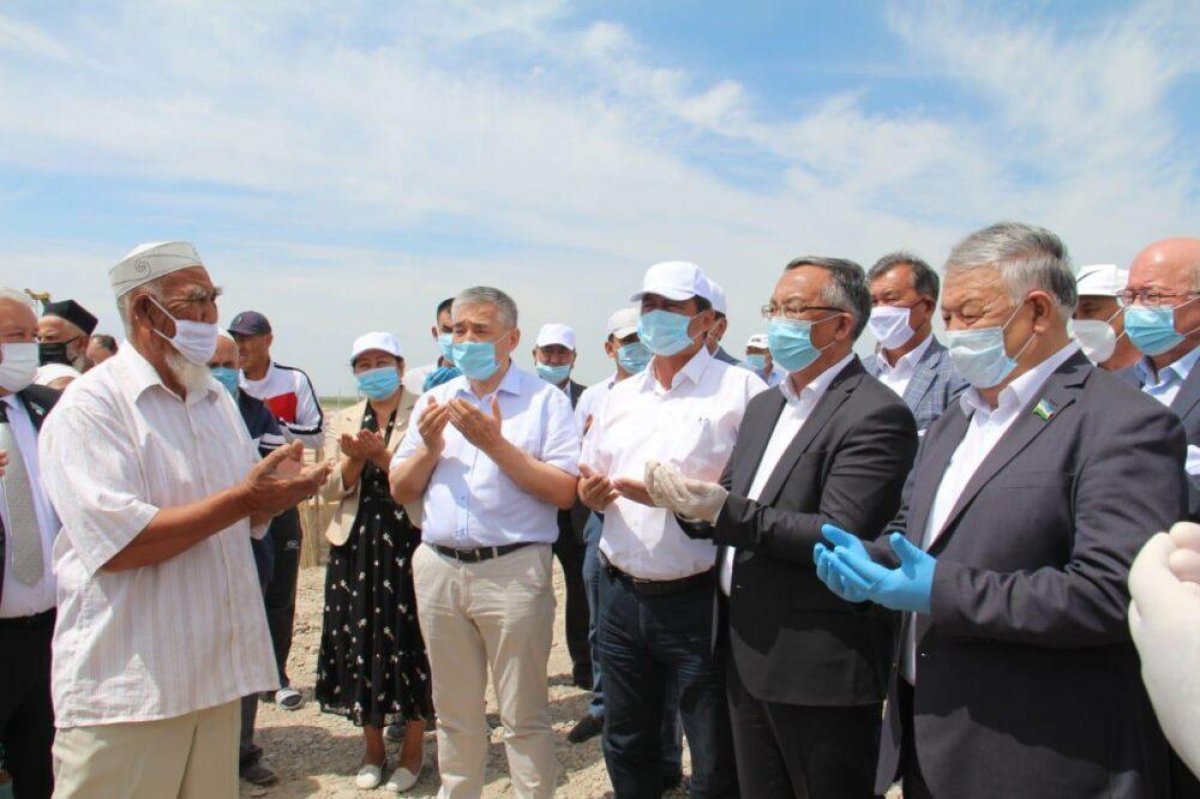 Профсоюзы Казахстана и Узбекистана оказали помощь жителям Мактаарала