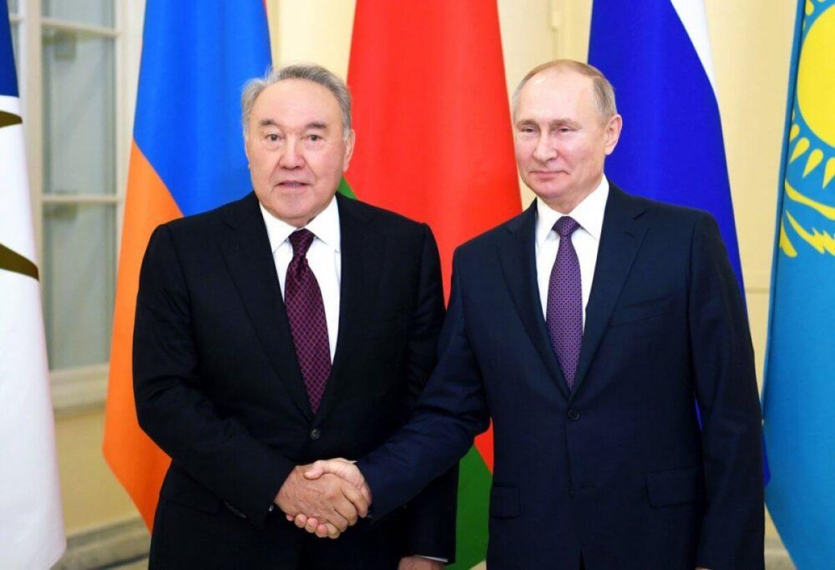 Путин направил Назарбаеву телеграмму