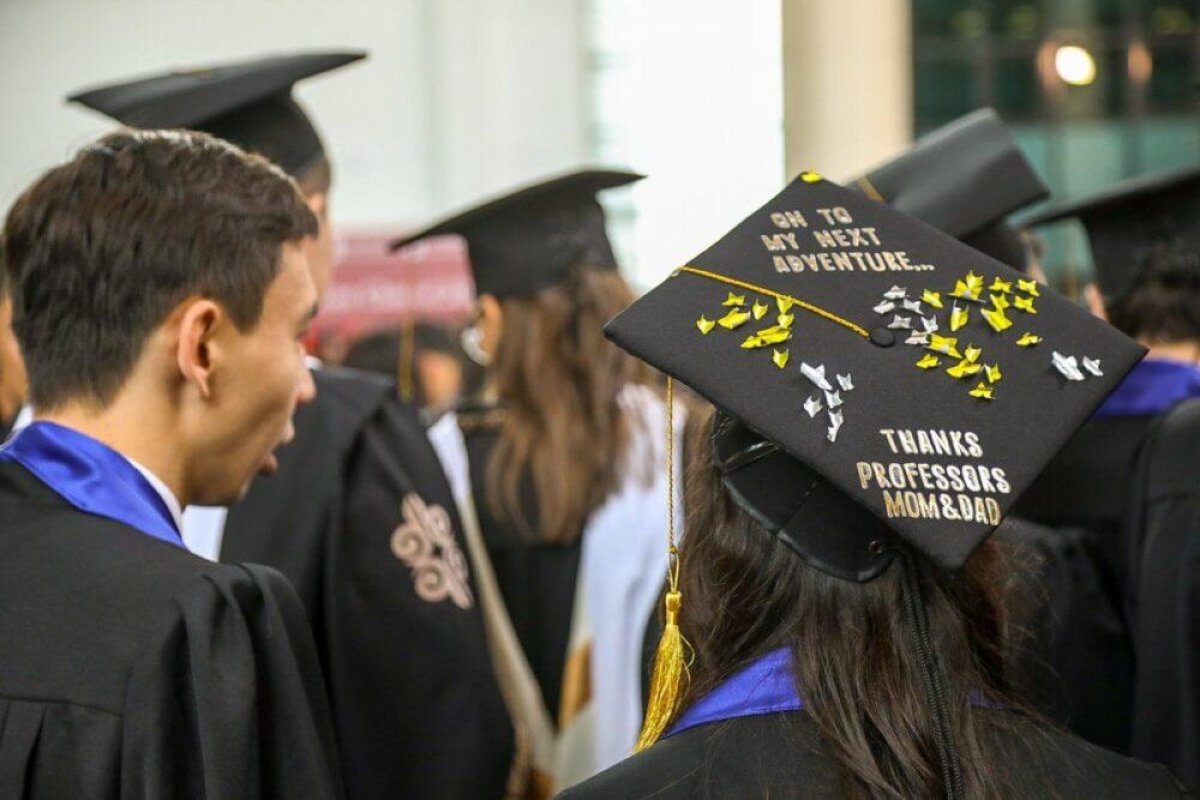 Зарубежные вузы снизили оплату за обучение стипендиатам программы «Болашак»