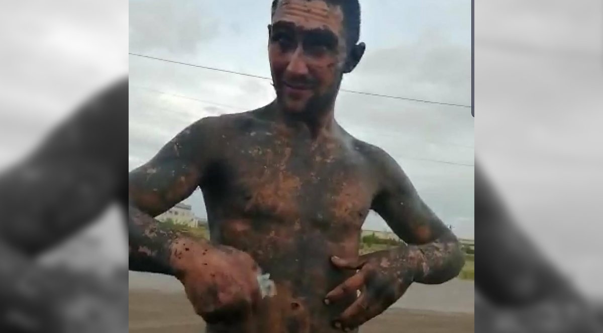 Хулиганы разрисовали краской психически нездорового мужчину в Караганде