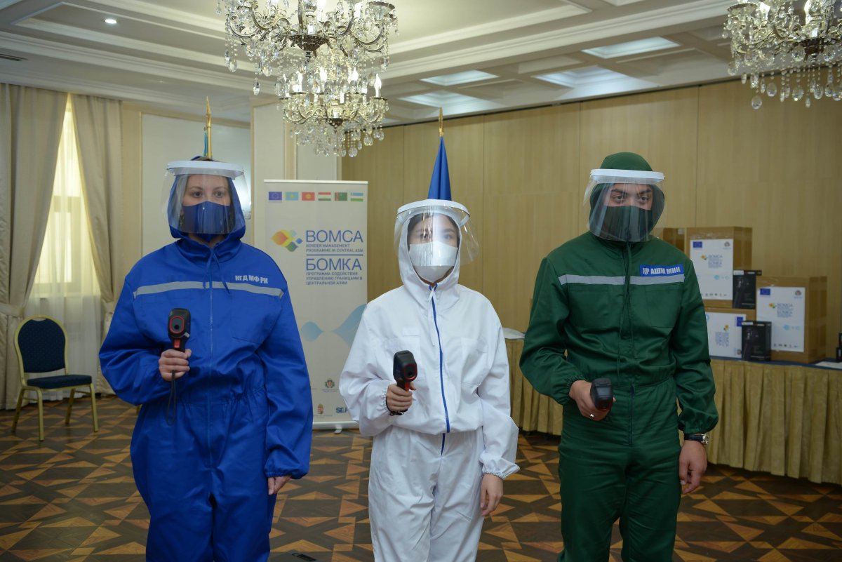 Казахстанские заключенные сошьют 150 защитных комплектов по заказу структуры Евросоюза