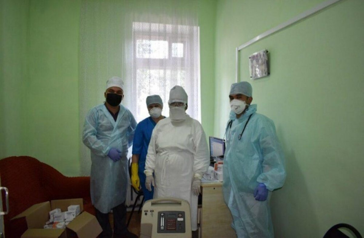 Партийцы Nur Otan передали оборудование и лекарства в сельскую больницу