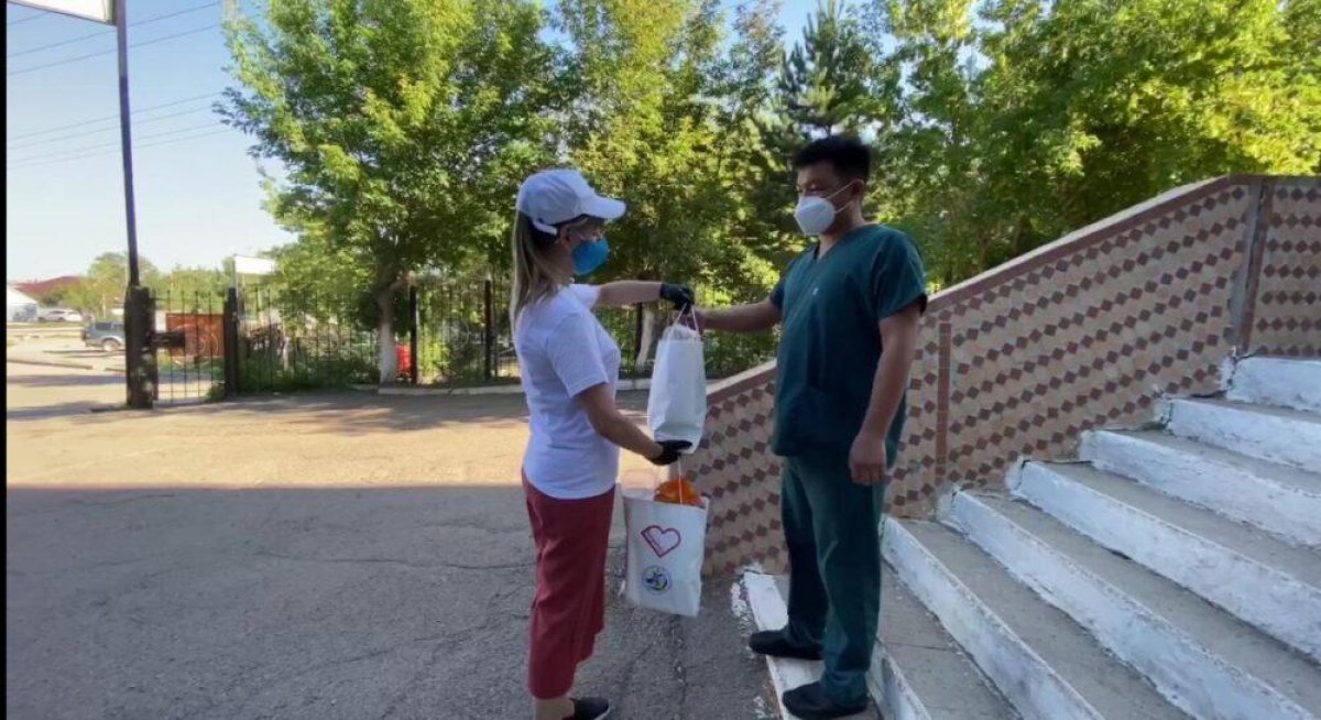 В Кокшетау стартовала акция добра «Ақ халатты абзал жандарға мың алғыс»