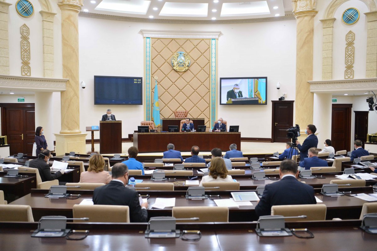 Чем заняты сенаторы во время парламентских каникул, рассказал Ашимбаев