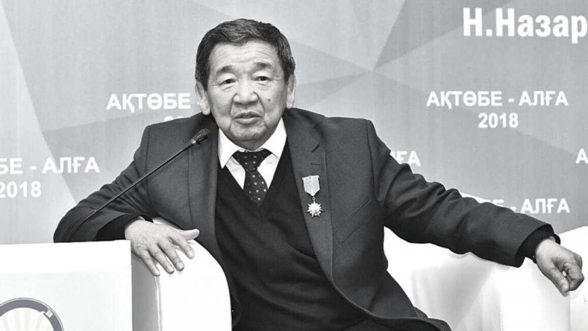 Елбасы и Токаев почтили память Жаксылыка Ушкемпирова