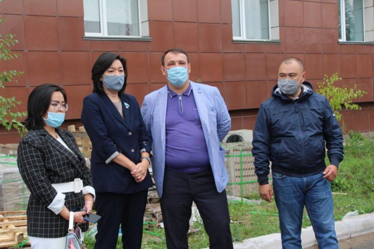 Общественники подарили больницам Павлодара 330 кислородных концентраторов