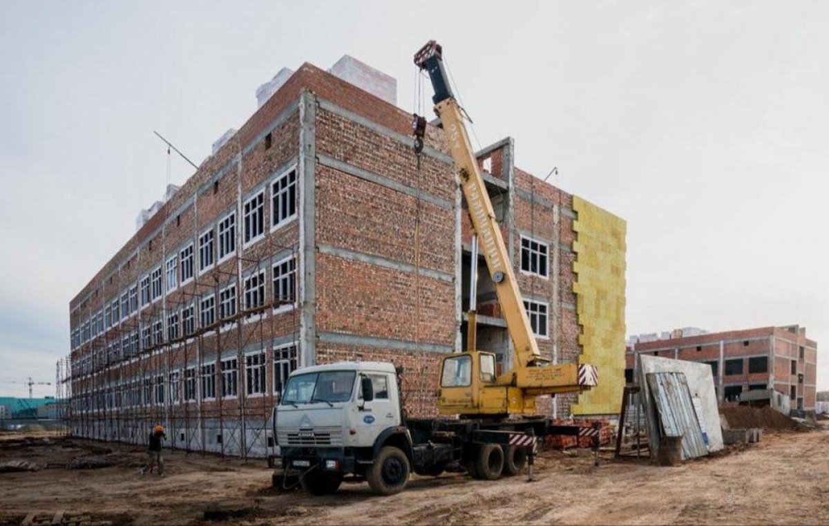 Власти Нур-Султана придумали, как разгрузить переполненные школы