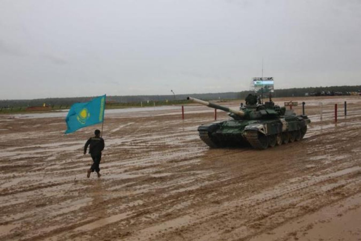 Казахстанские танкисты готовят технику к первому заезду «Танкового биатлона»
