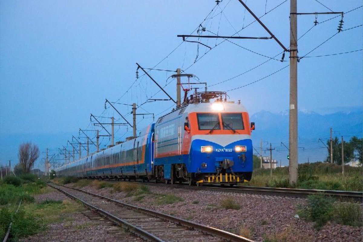 Возобновляется курсирование популярного поезда между Нур-Султаном и Алматы