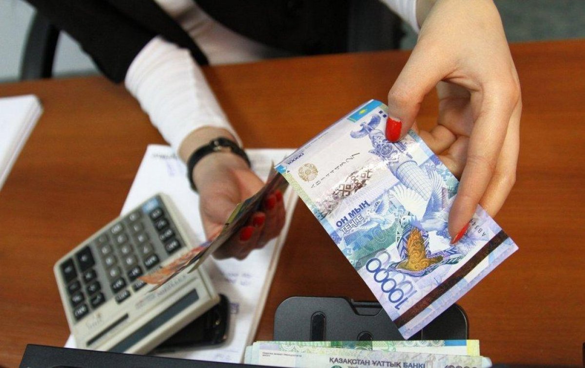 МОН не рассматривает доплаты учителям на случаи, если они заболеют коронавирусом
