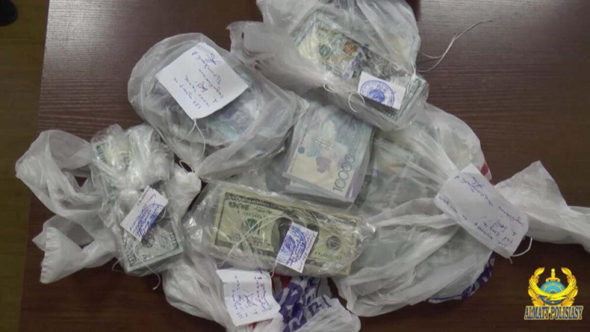 Сейф со 105 млн тенге похитили из офиса одной из фирм в Алматы