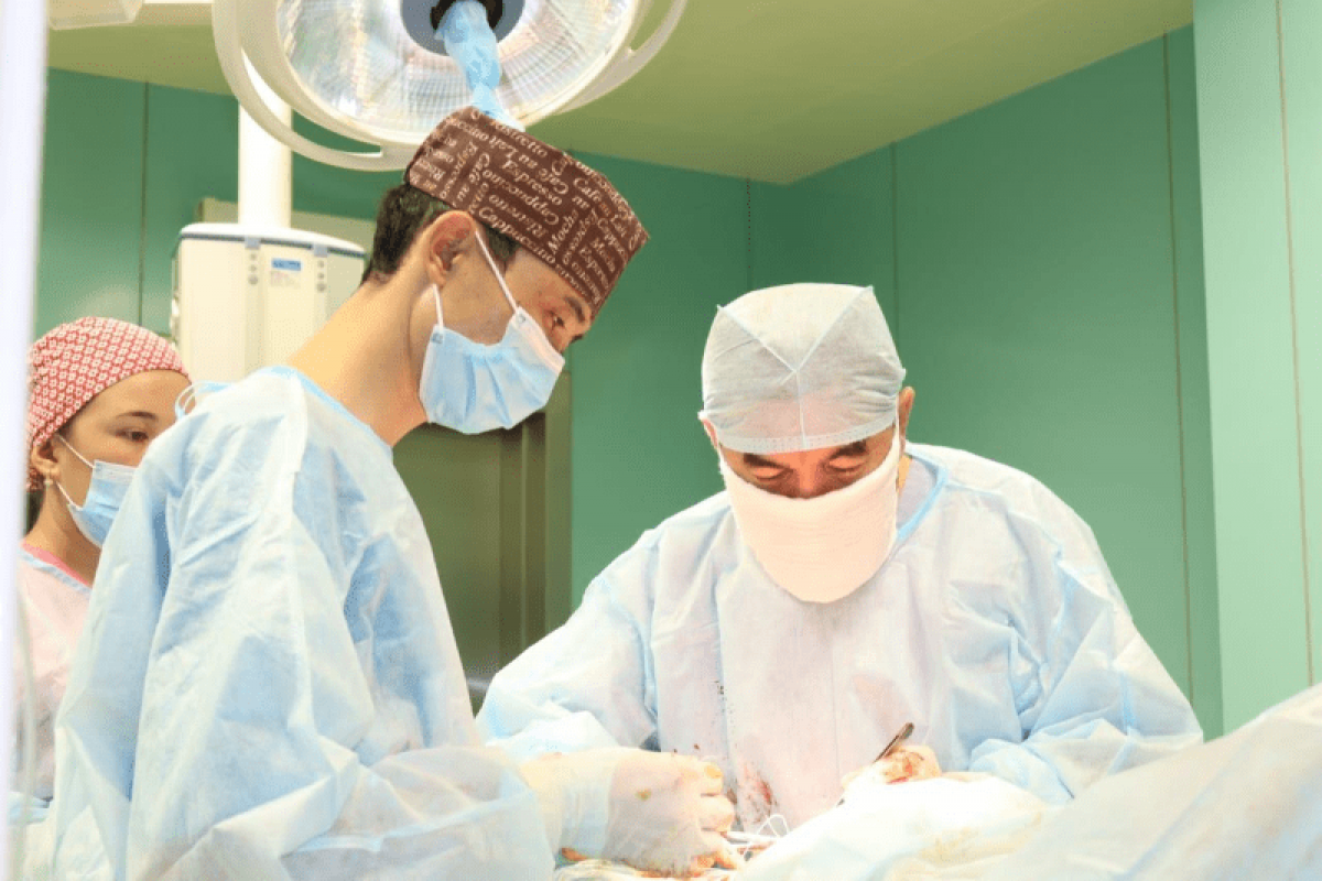 Килограмм волос удалили из желудка 17-летней алматинки