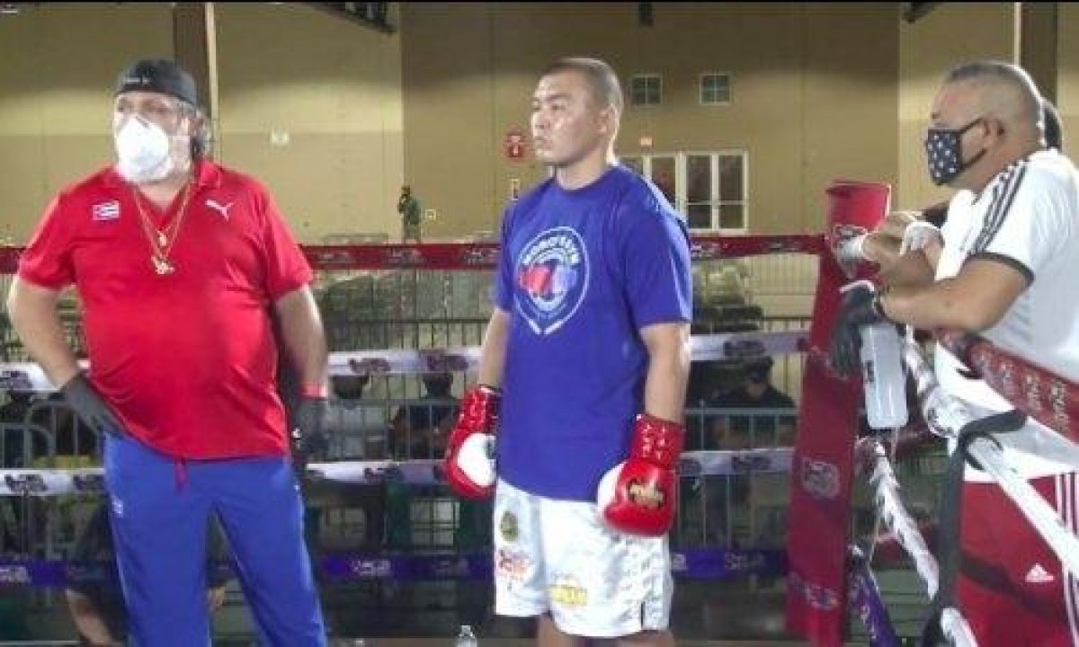 Казахстанский боксер стал чемпионом Атлантики