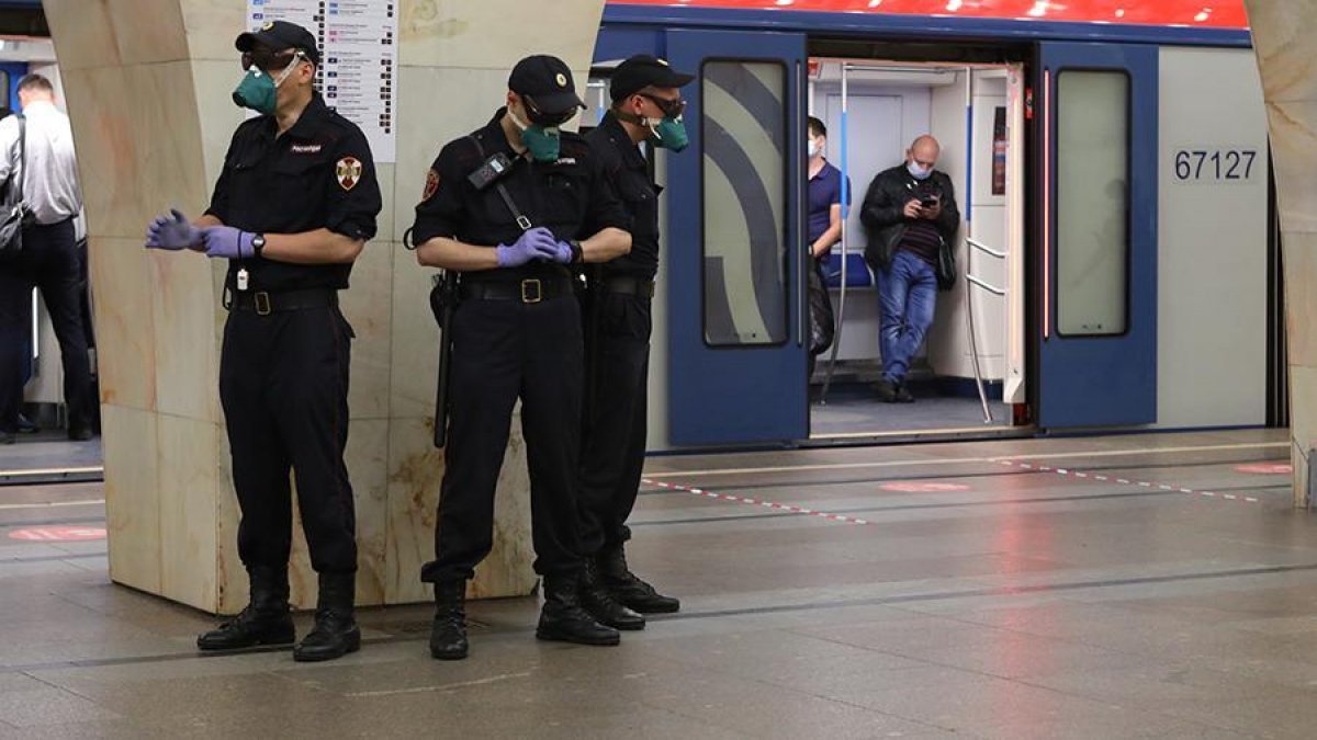 Кашляла без маски. В московском метро избили женщину