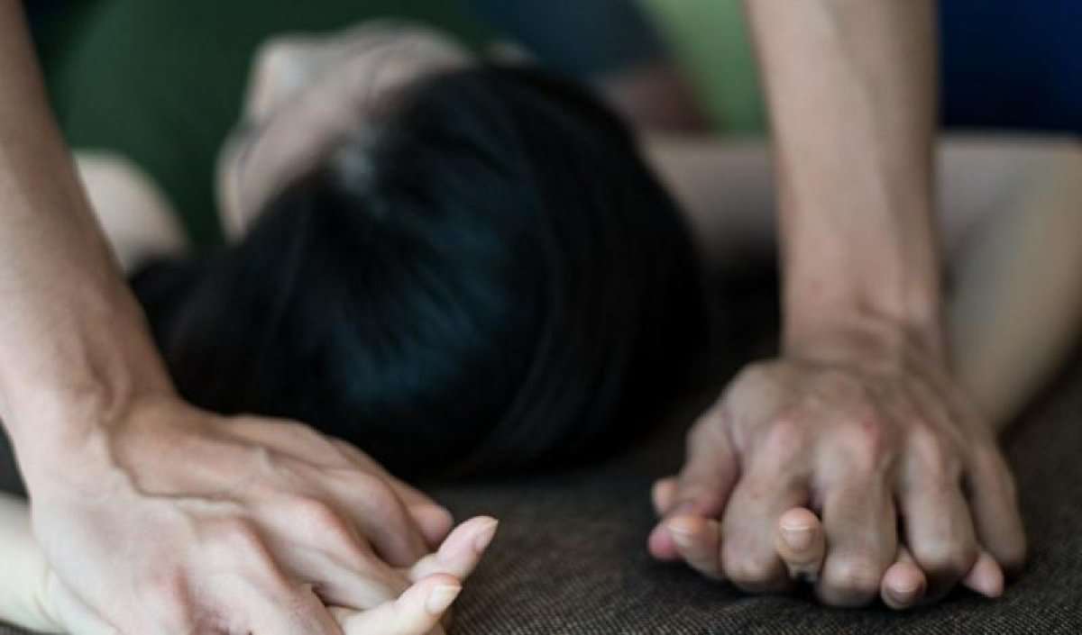 Пять человек изнасиловали 14-летнюю девочку за один вечер