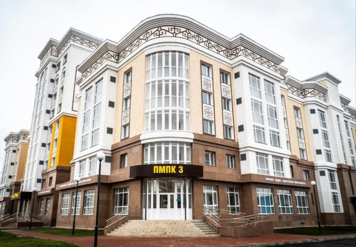 Аким Нур-Султана вручил ключи от социальных квартир