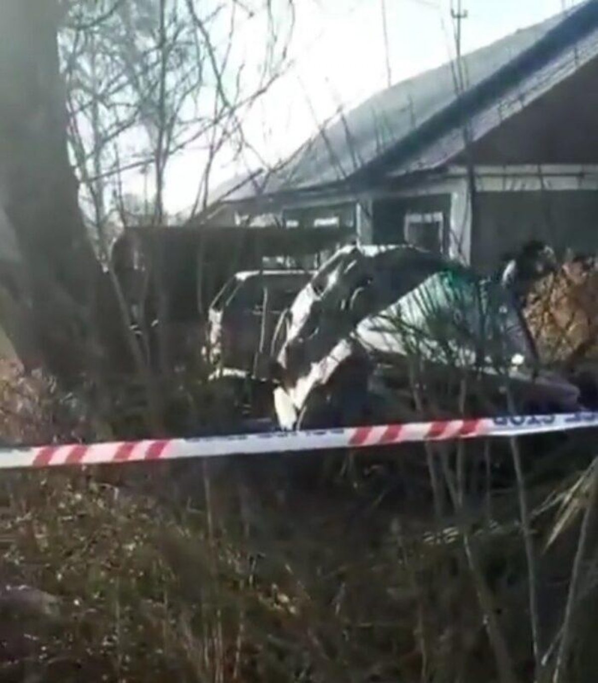 Врезался в дерево: водитель иномарки и пассажир погибли в Темиртау