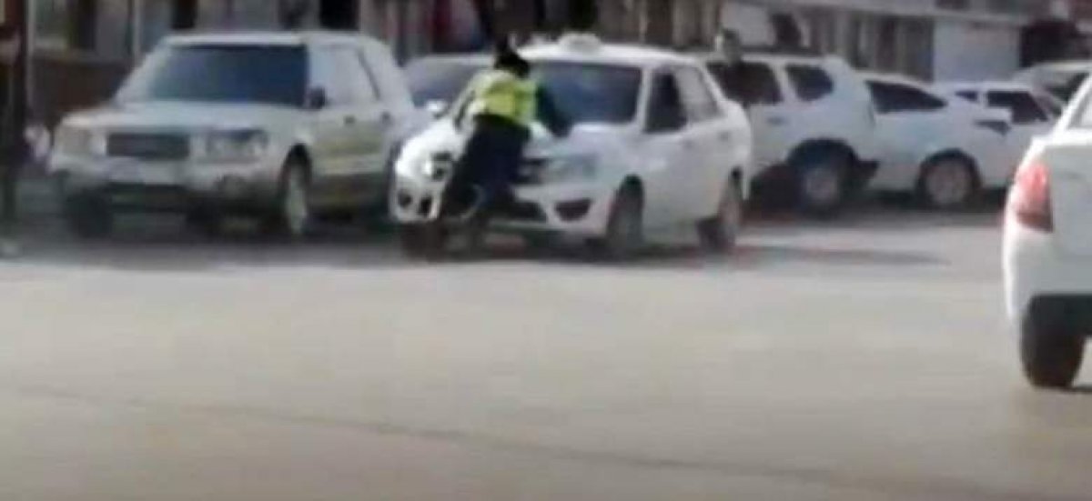 В Кызылорде водитель протащил полицейского на капоте автомобиля