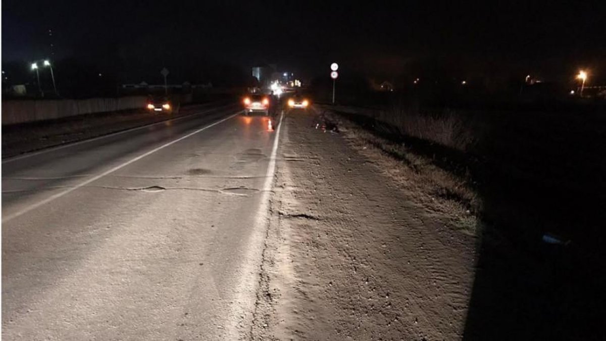 В Караганде водитель сбил женщину на остановке и скрылся