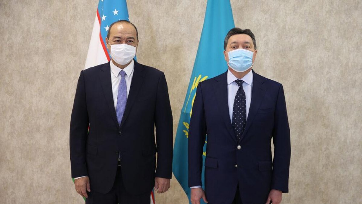 Мамин и Арипов провели переговоры в Туркестане
