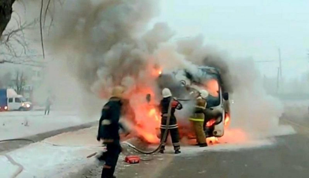 Пассажирский автобус сгорел дотла в Петропавловске