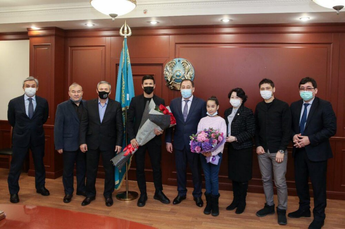 Данияра Елеусинова и Каракат Башанову лично поздравили вице-премьер и глава МКС